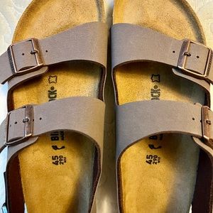Mens Birkenstock Milano Sandals. Size M12